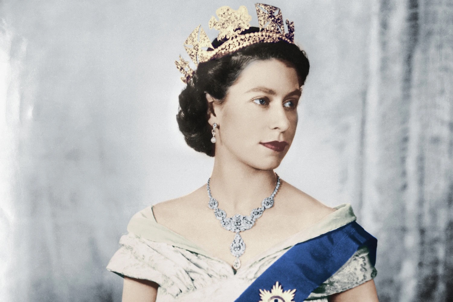 Iconic Women: Queen